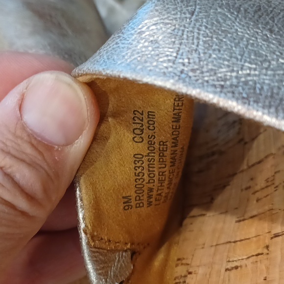 Born Sharr Light gold women's Sz 11 wedge slip on sandals $125 🔥 - Picture 8 of 8